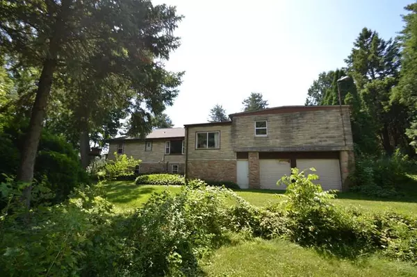 Waterford, WI 53185,26528 Oakridge DRIVE