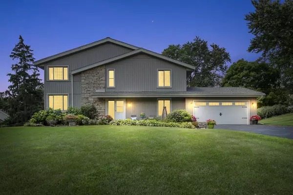6525 S Carroll CIRCLE, Franklin, WI 53132