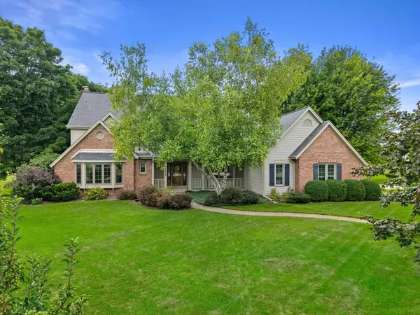 11803 N Lantern LANE, Mequon, WI 53092