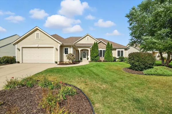 3384 W Yorkshire CIRCLE, Franklin, WI 53132