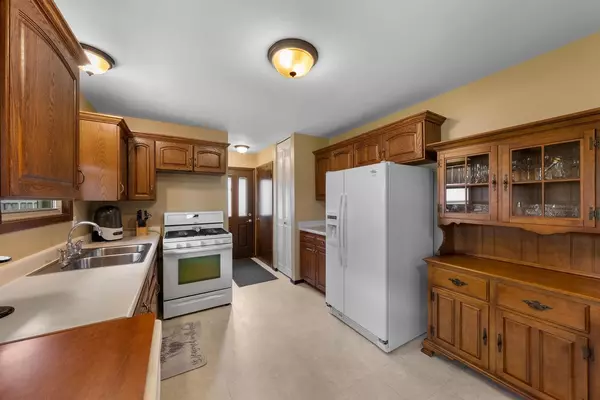 Milwaukee, WI 53225,12012 W Florist AVENUE