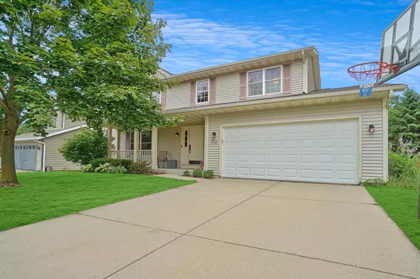 2702 Great Forest DRIVE, West Bend, WI 53090