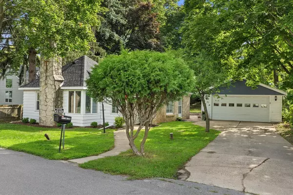 W330N6304 Hasslinger DRIVE, Nashotah, WI 53058