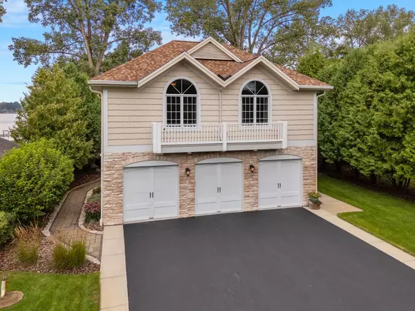 Dousman, WI 53118,W377S4837 E Pretty Lake ROAD