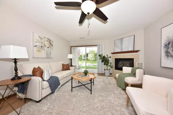 Pewaukee, WI 53072,158 Westfield WAY #B