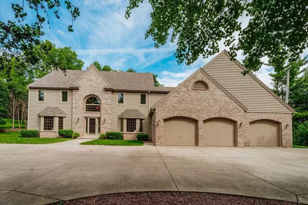 16570 W North AVENUE, Brookfield, WI 53005