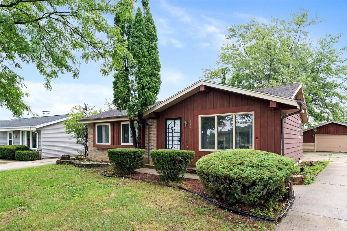 Milwaukee, WI 53224,8529 W Glenbrook ROAD