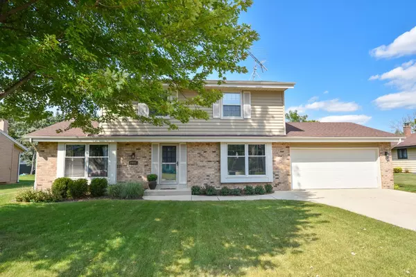 8866 W Bottsford AVENUE, Greenfield, WI 53228