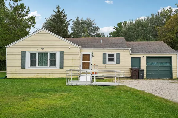 9301 W Cold Spring ROAD, Greenfield, WI 53228