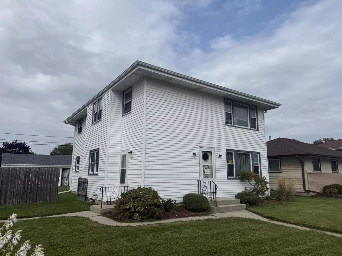 South Milwaukee, WI 53172,728 Lakeview AVENUE