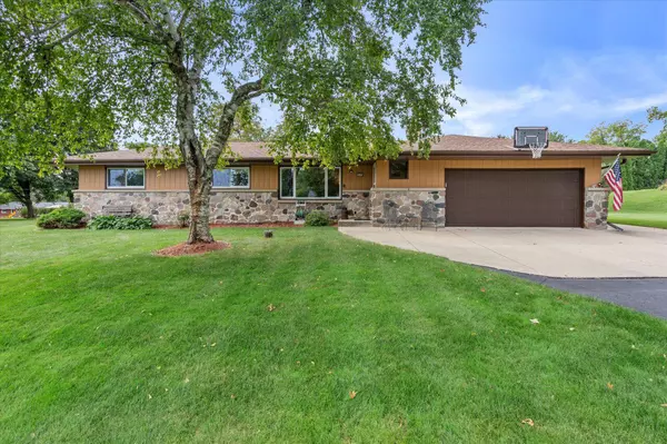 16325 Overhill DRIVE, Brookfield, WI 53005