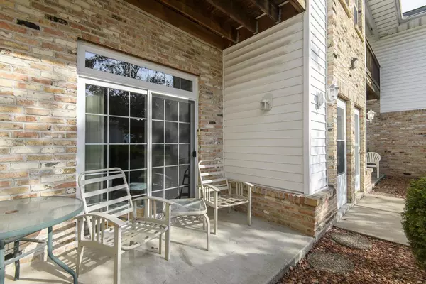 4300 W Grange AVENUE #5, Greenfield, WI 53220