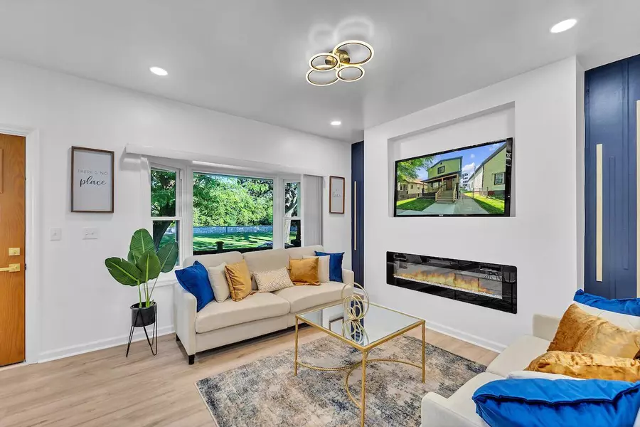 604 N 40th STREET, Milwaukee, WI 53208