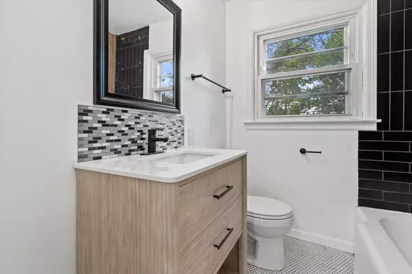 Saint Francis, WI 53235,4561 S Kansas AVENUE