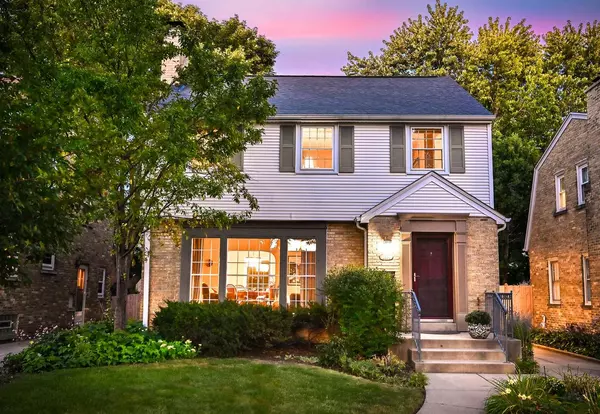 2324 N 90th STREET, Wauwatosa, WI 53226