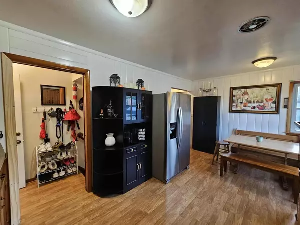 South Milwaukee, WI 53172,902 Columbia AVENUE