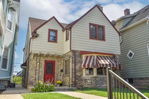 2758 S Logan AVENUE, Milwaukee, WI 53207