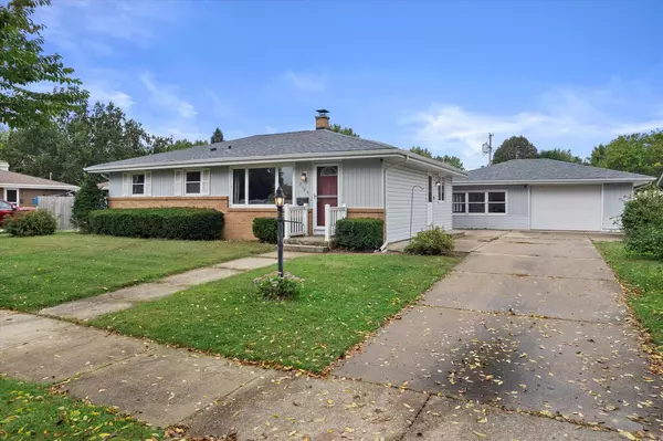 2106 Crestview STREET, Janesville, WI 53546