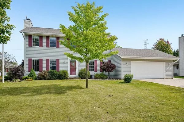 110 N White Oak WAY, Saukville, WI 53080