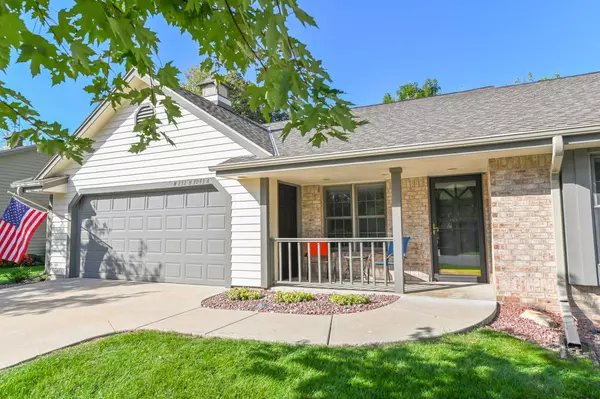 W232N3043 Emerald LANE #A, Pewaukee, WI 53072