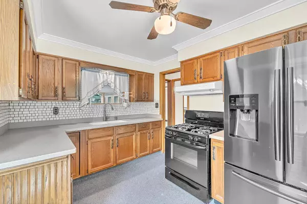 Kenosha, WI 53142,6602 Pershing BOULEVARD