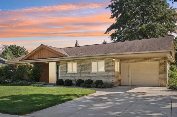 231 S Greenfield AVENUE, Waukesha, WI 53186