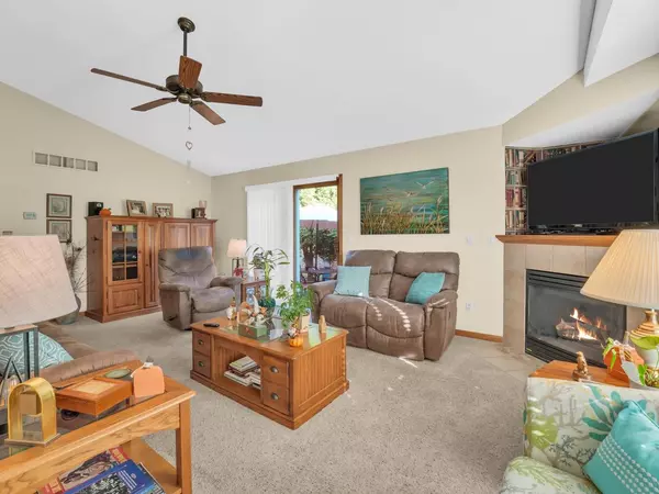 Mukwonago, WI 53149,966 Bay View CIRCLE