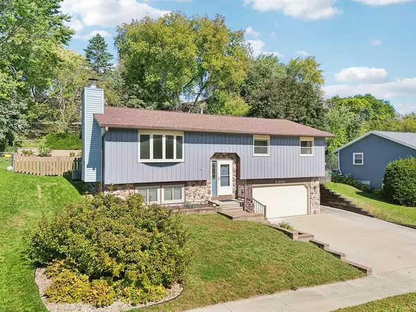 2300 Norwood DRIVE, Waukesha, WI 53188