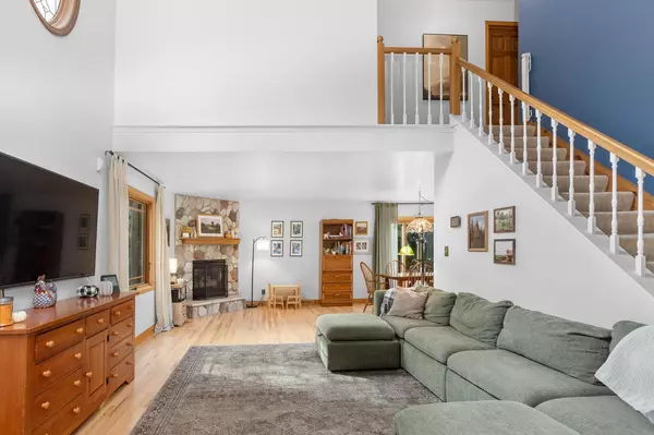 Delafield, WI 53018,177 Evelyn AVENUE