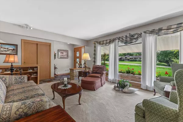 Menomonee Falls, WI 53051,N62W15926 Skyline DRIVE