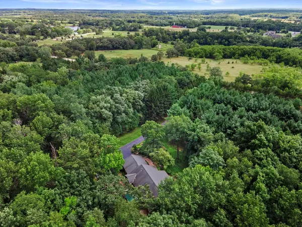 Mukwonago, WI 53149,S98W32854 Genevieve DRIVE