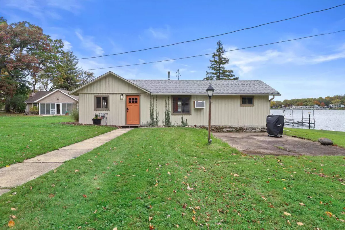 Palmyra, WI 53156,W1278 South Shore DRIVE