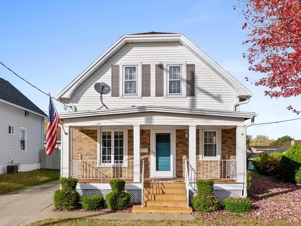 2212 Clark STREET, Manitowoc, WI 54220