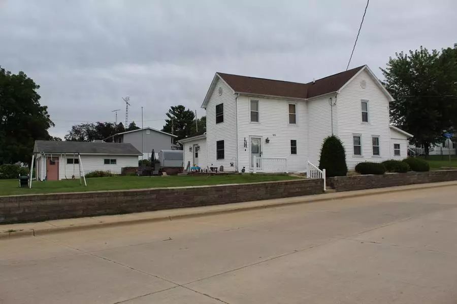 Shullsburg, WI 53586,503 W Water St