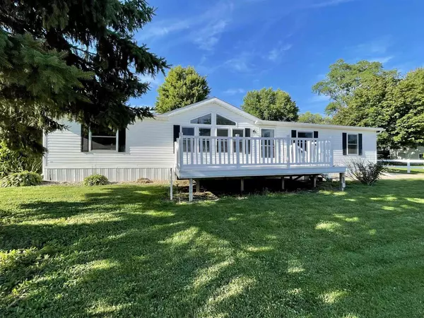 679 Oak St, Mineral Point, WI 53565