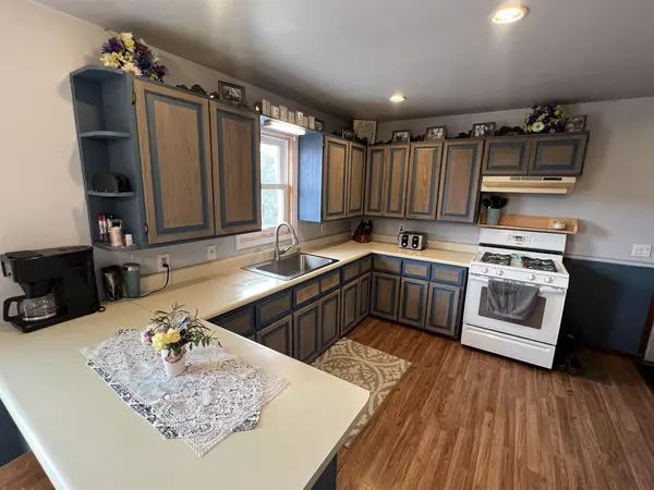 Gays Mills, WI 54631,522 SENECA HEIGHTS AVE