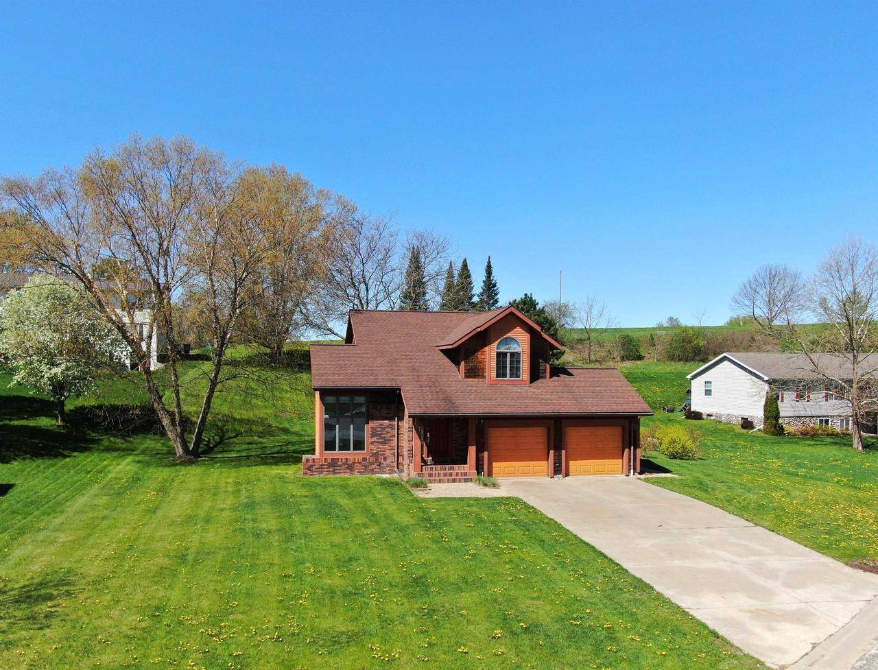 107 Kimball Avenue, Elroy, WI 53929