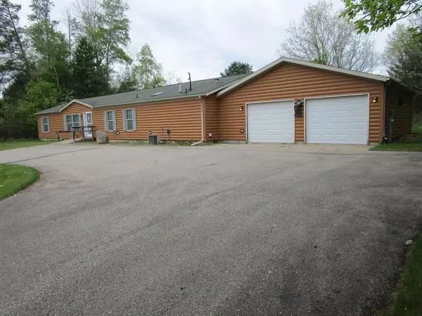 Oxford, WI 53952,226 Edgewood Drive