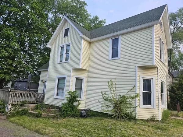 Reedsburg, WI 53959,215 N Pine Street