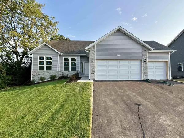 527 E Maple Beach Drive,  Edgerton,  WI 53534