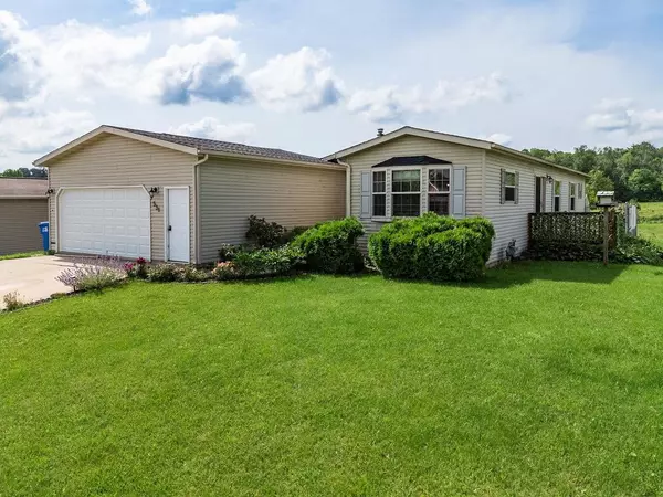 531 White Spruce Avenue, Baraboo, WI 53913