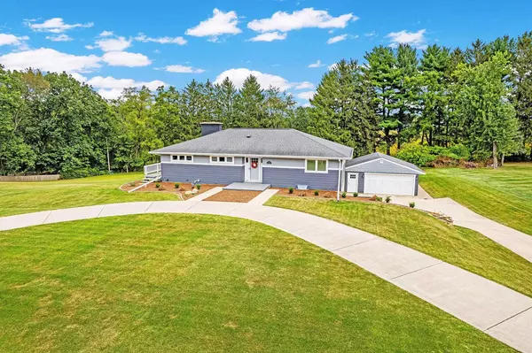 3728 OAKWOOD Drive, Cottage Grove, WI 53527