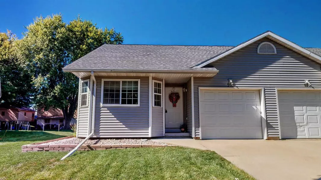 915 Parkwood Lane, Jefferson, WI 53549