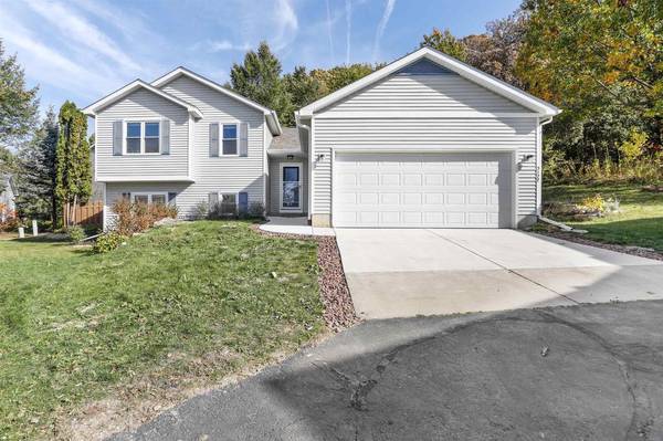 5177 Ridge Oak Drive, Madison, WI 53704