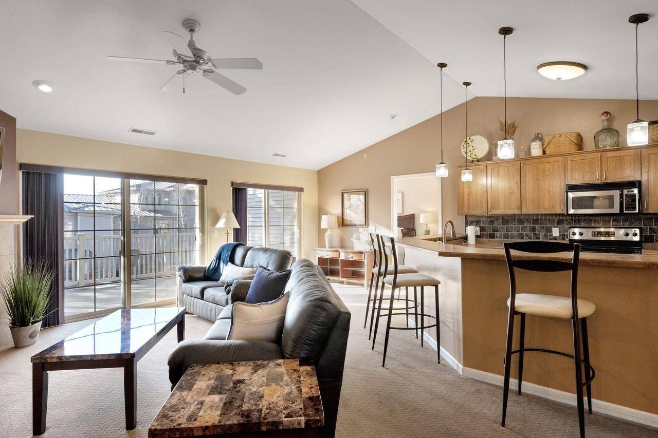 670 E Lake Avenue #208, Wisconsin Dells, WI 53965