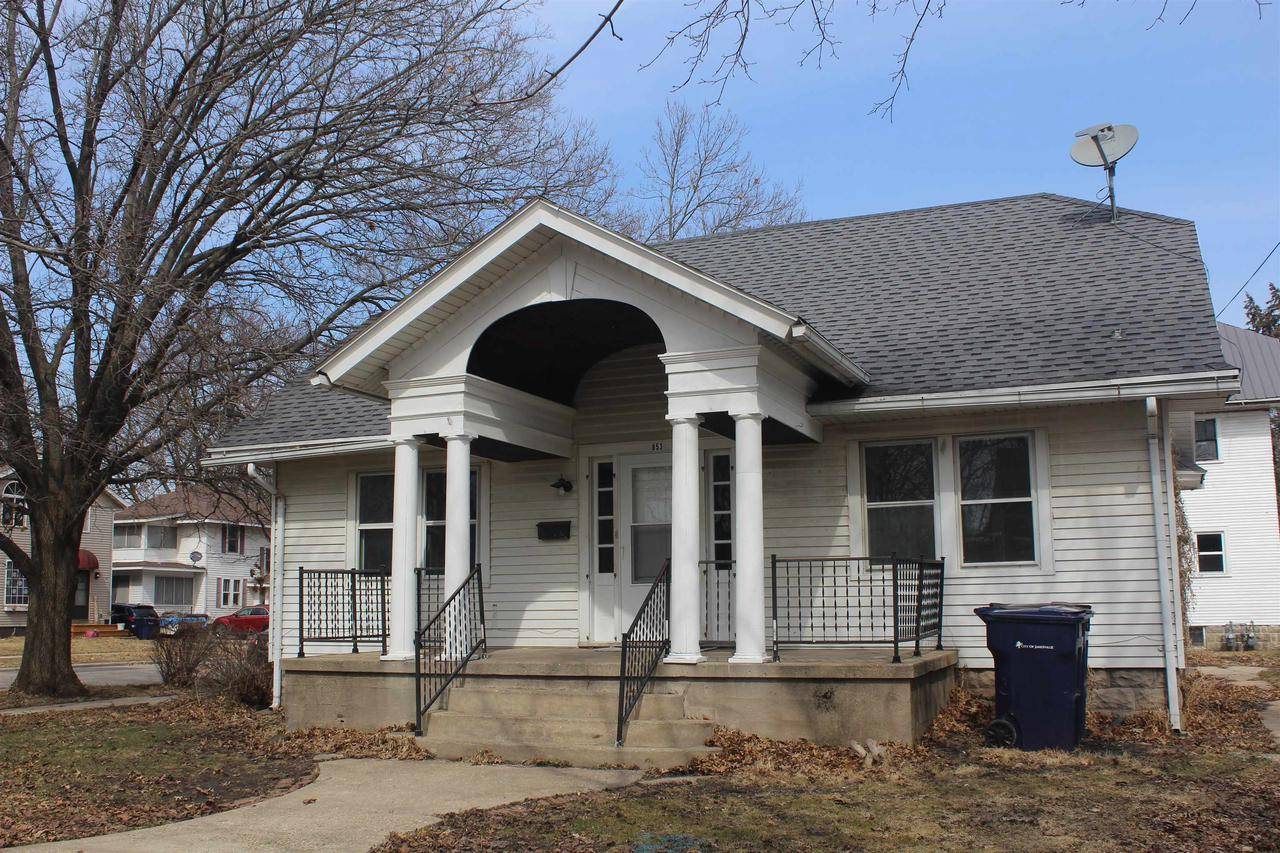 853 WALKER Street, Janesville, WI 53546