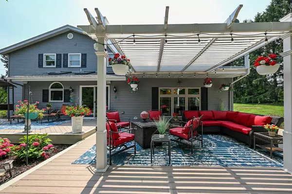 S55W29550 Windcrest Drive, Waukesha, WI 53189