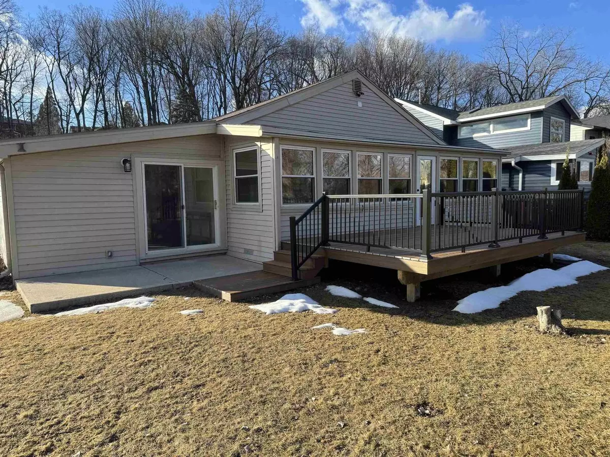 Mcfarland, WI 53558,6117 South Court