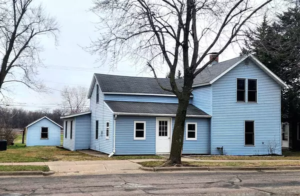 318 W Amelia Street, Cassville, WI 53806