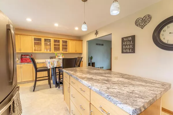 Mcfarland, WI 53558,5805 Black Walnut Drive